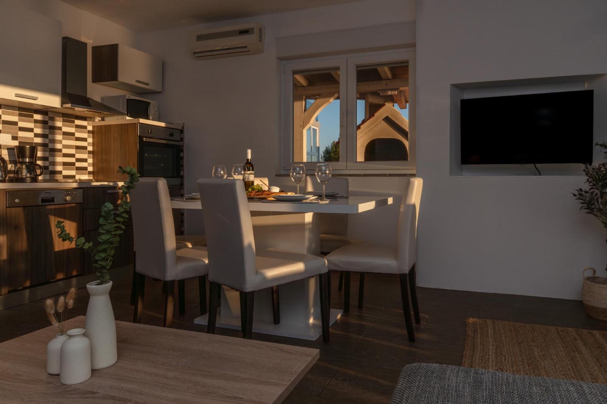 Sunny Hill Apartments With Rooftop Pool Celina Ngoại thất bức ảnh